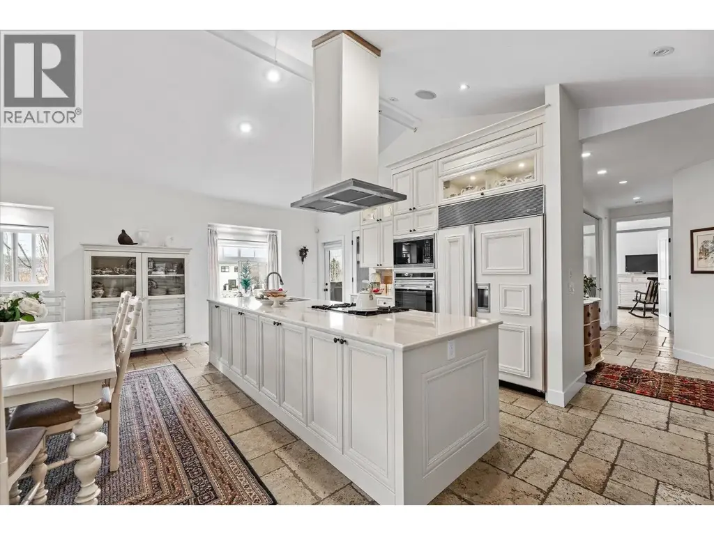 538 Mckay Avenue Unit# 401, Kelowna